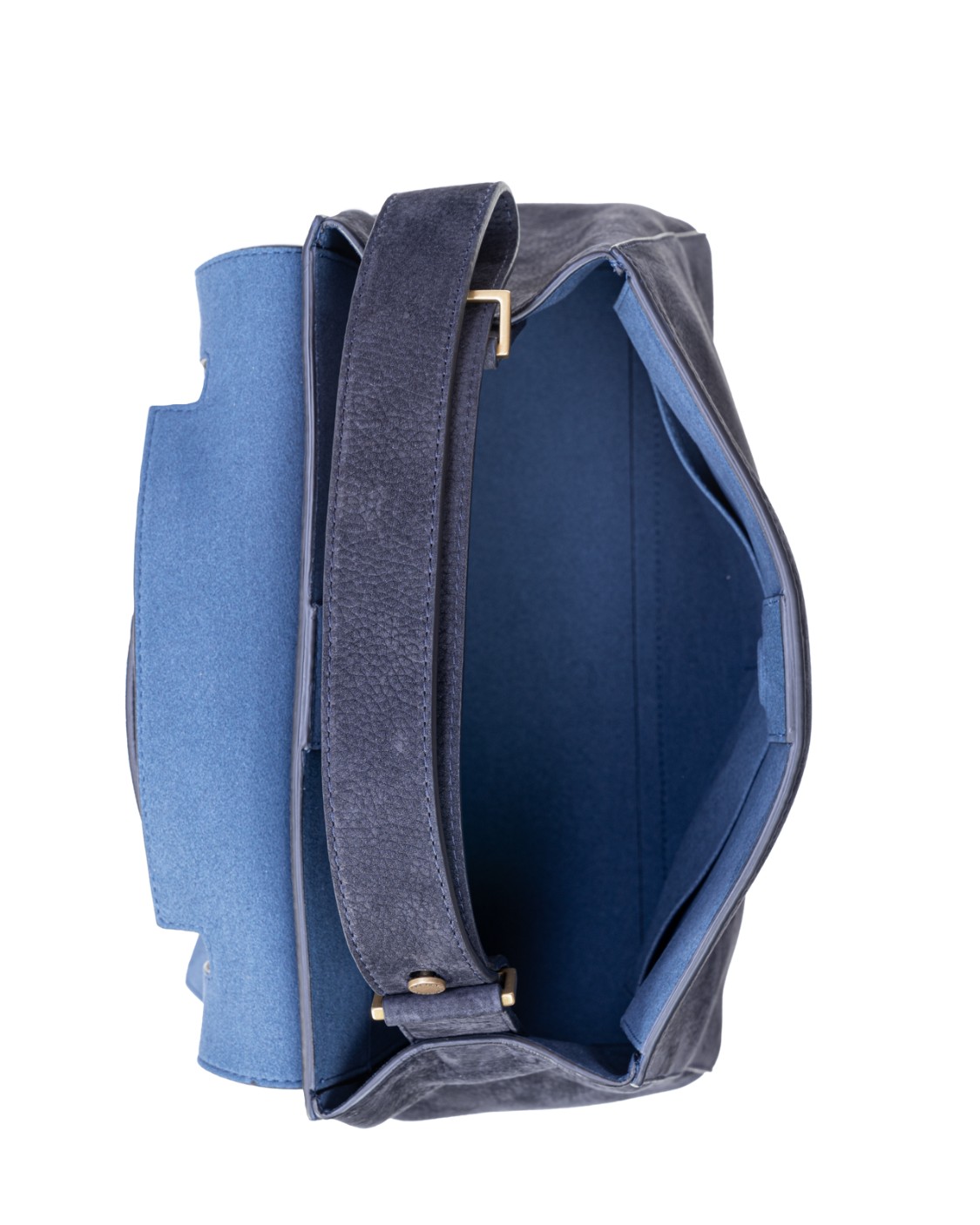 shop ORCIANI  Borsa: Orciani borsa Sveva misura media realizzata in pelle nubuck.
Può essere indossata a mano, a spalla o cross-body.
Tracolla di cuoio con borchie lunga 100 cm e tracollina di servizio removibile.
Manico regolabile.
Finiture in galvanica ottone dorato.
Interno, bordi e cuciture color testa di moro.
Chiusura con bottone magnetico e apertura a scomparsa nella parte alta della patta.
Tasca interna con zip.
Due taschini interni aperti.
Dimensioni: larghezza 32 cm, altezza 24 cm, profondità 15 cm.
Composiizone: 100% pelle di bovino.
Made in Italy.. BT2006 NBB-NOTTE number 5042218